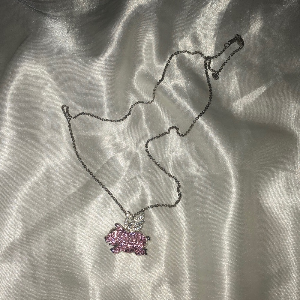 Iced Out Flying Pig Necklace✨